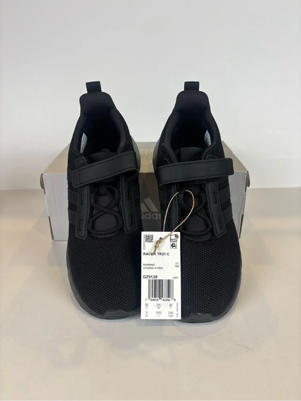 NWT adidas Kids Racer TR21 C Triple Black Sneakers Sz 3